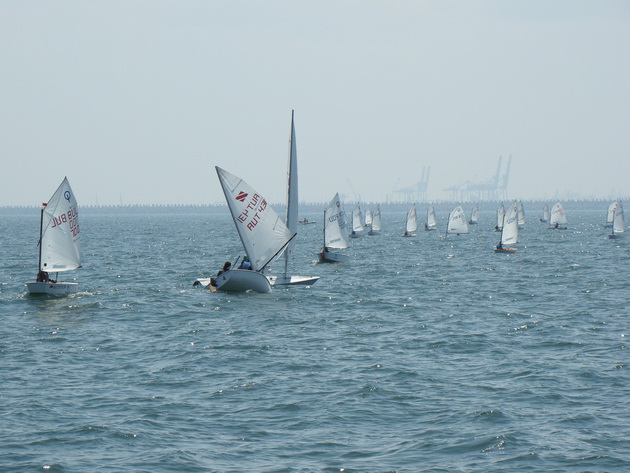 ambarcatiunile constantene au taiat apa cu repeziciune la trofeul tomis galerie foto 457586