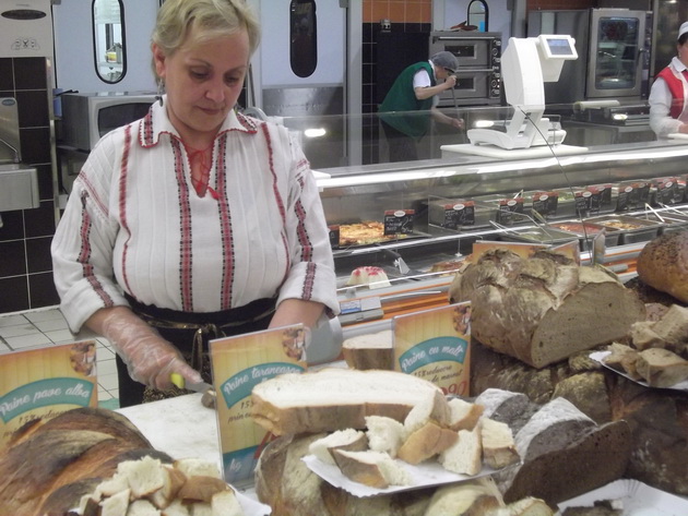 bagheta rustica vedeta la sarbatoarea painii cora a expus spre degustare 30 de specialitati din paine
