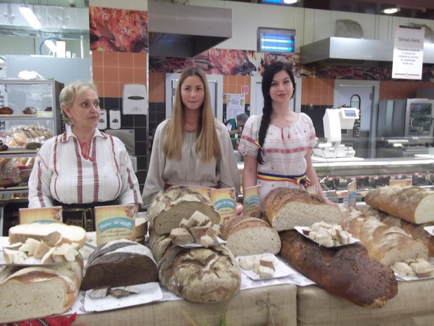bagheta rustica vedeta la sarbatoarea painii cora a expus spre degustare 30 de specialitati din paine