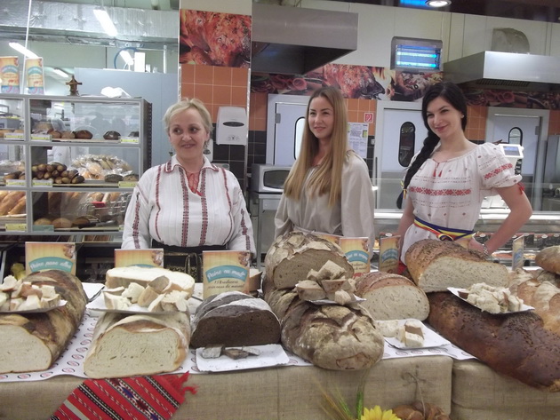 bagheta rustica vedeta la sarbatoarea painii cora a expus spre degustare 30 de specialitati din paine