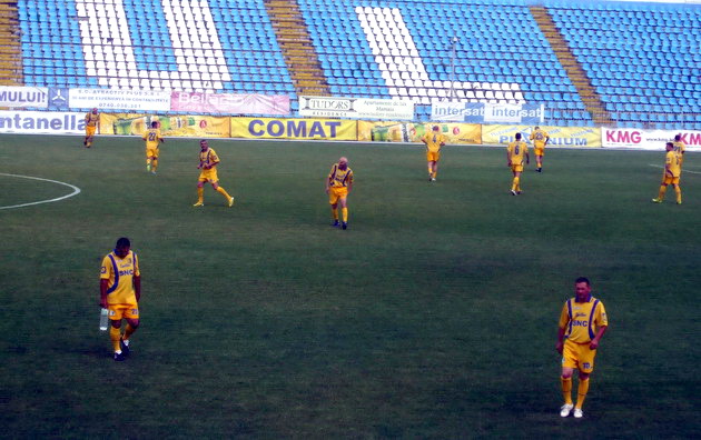 batraneii si au amintit de vremurile in care erau eroi in meciul fostelor glorii ale farului a dat gol