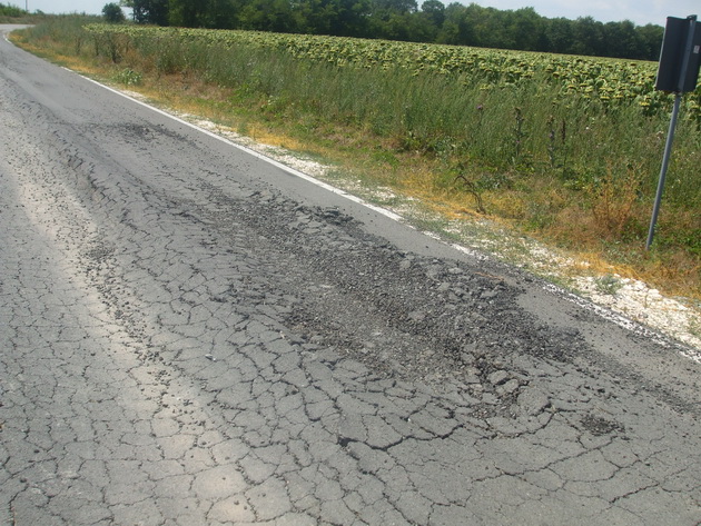 ramanem cu drumuri judetene de pamant iar multe tronsoane nu prind reabilitarea nici anul acesta cum