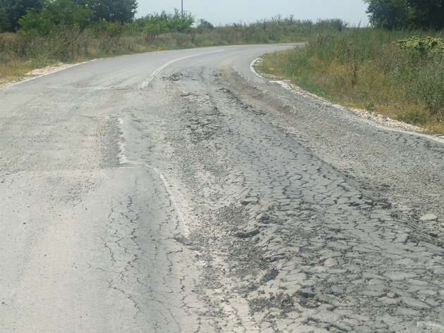 ramanem cu drumuri judetene de pamant iar multe tronsoane nu prind reabilitarea nici anul acesta cum
