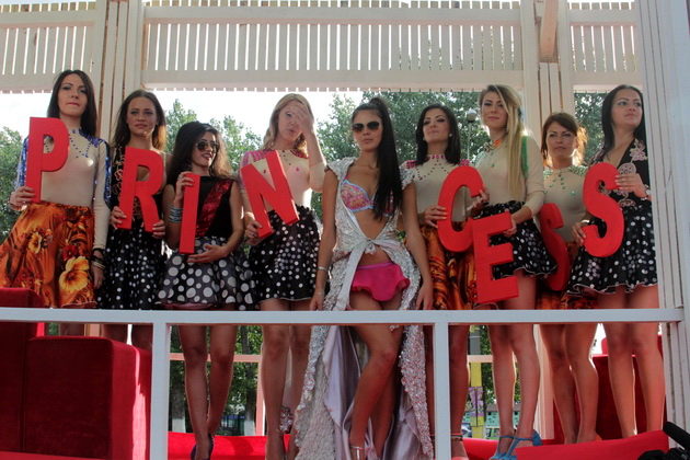 fotoreportaj fete motoare care alegorice la repetitia pentru mamaia 2013 461850