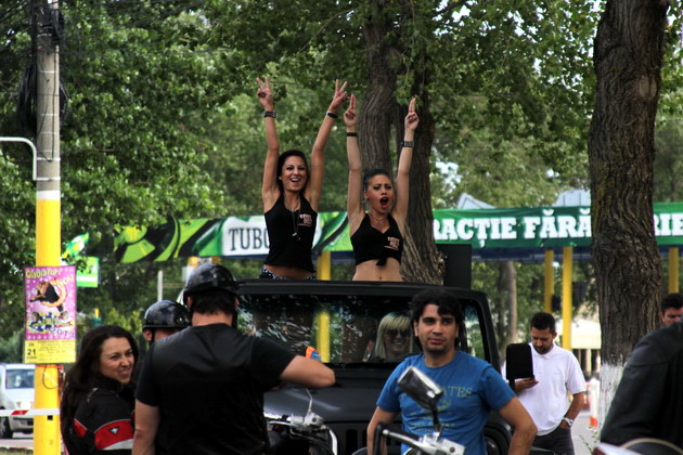 fotoreportaj fete motoare care alegorice la repetitia pentru mamaia 2013 461850