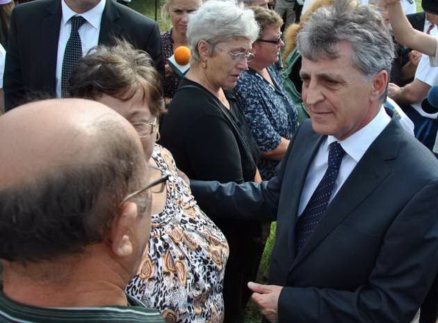 ministrul apararii nationale si seful statului major general prezenti la tuzla galerie foto 462043