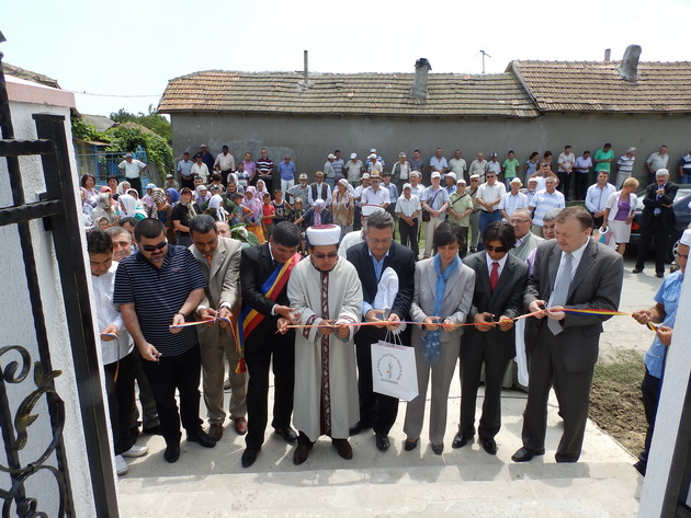 geamie noua la castelu construita de administratia locala guvernul romaniei si oameni de afaceri turci