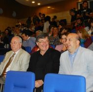 Ion Caramitru a privit spectacolul dedicat aromânilor, alături de rectorul Universității „Ovidius“ si senatorul Puiu Hașotti