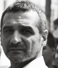 Un editorial de Sebastian Lăzăroiu De ce trebuie oprită constituția revizuită