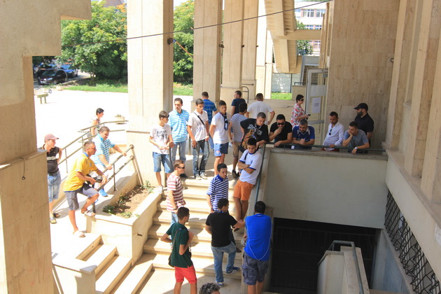 fotoreportaj intalnire de gradul zero intre nicusor constantinescu si suporterii farului 466036
