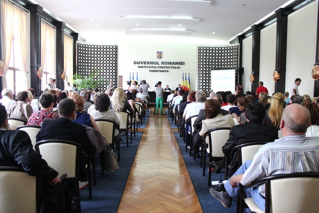 constanta a gazduit dezbaterea publica privind reforma in domeniul sanitar ministrul eugen nicolaescu