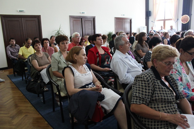 constanta a gazduit dezbaterea publica privind reforma in domeniul sanitar ministrul eugen nicolaescu
