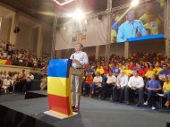 Crin Antonescu și-a făcut intrarea pe acordurile AC/DC    