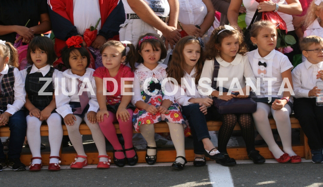 fotoreportaj prima zi de scoala cascaturi zbengueli plictiseala 470026