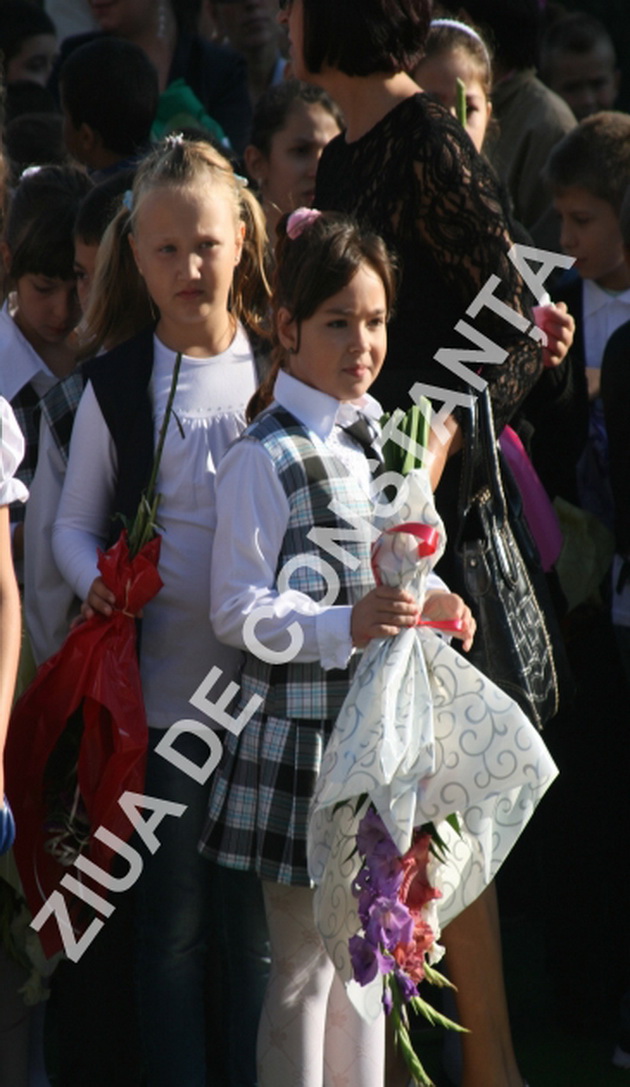 fotoreportaj prima zi de scoala cascaturi zbengueli plictiseala 470026