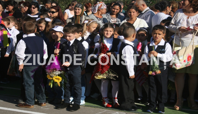 fotoreportaj prima zi de scoala cascaturi zbengueli plictiseala 470026
