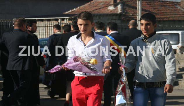 fotoreportaj prima zi de scoala cascaturi zbengueli plictiseala 470026