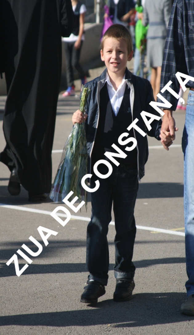 fotoreportaj prima zi de scoala cascaturi zbengueli plictiseala 470026