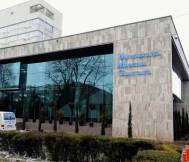 Dezvaluiri.ro Mascaţii au descins în această dimineaţă la sediul UMC