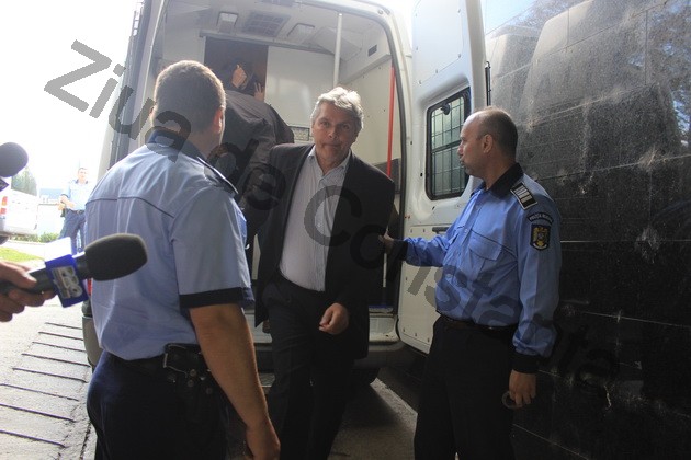 denunt urmat de flagrant ce probe au anchetatorii in dosarul umc galerie foto document 470566