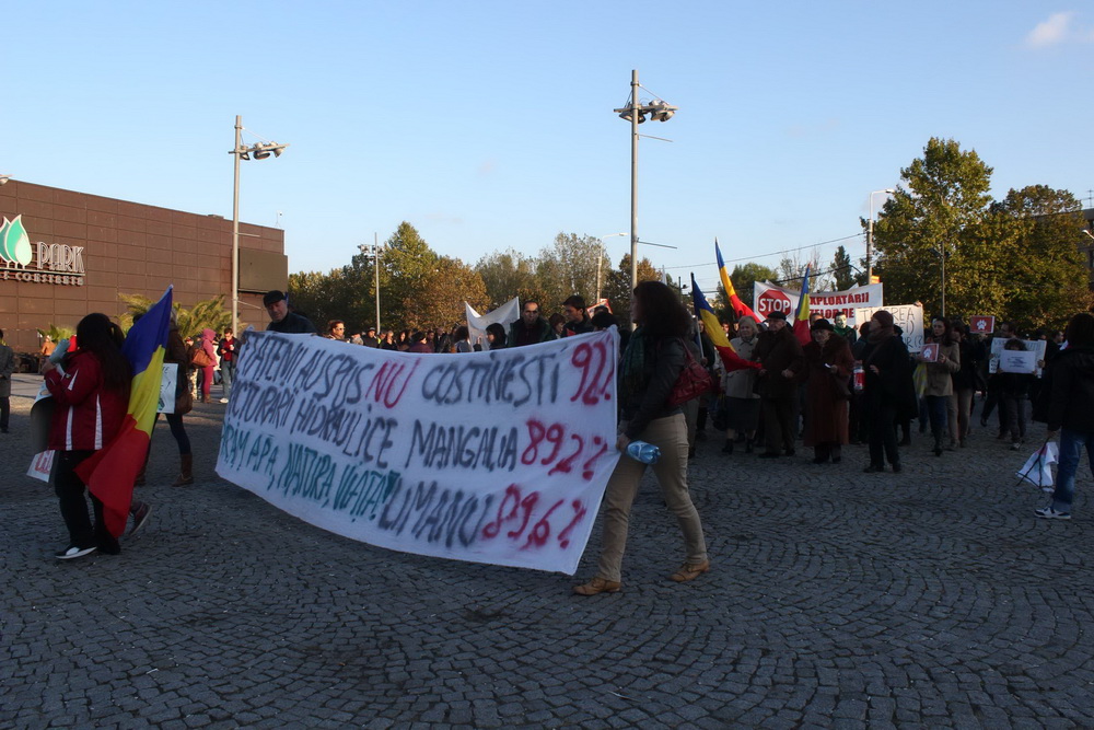 baricada verde la constanta un nou protest impotriva proiectului aurifer de la rosia montana 472199
