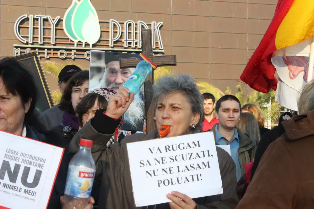 baricada verde la constanta un nou protest impotriva proiectului aurifer de la rosia montana 472199