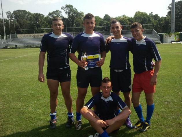 trei rugbysti si un fotbalist toti cei patru baieti ai unei familii din topraisar sunt sportivi galerie
