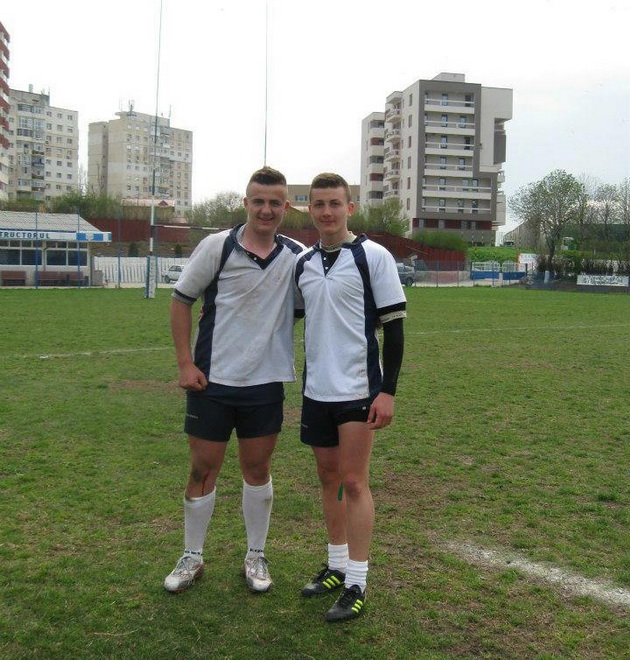 trei rugbysti si un fotbalist toti cei patru baieti ai unei familii din topraisar sunt sportivi galerie