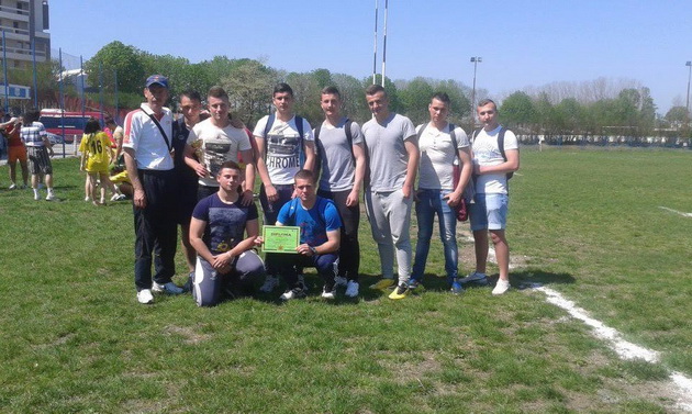 trei rugbysti si un fotbalist toti cei patru baieti ai unei familii din topraisar sunt sportivi galerie