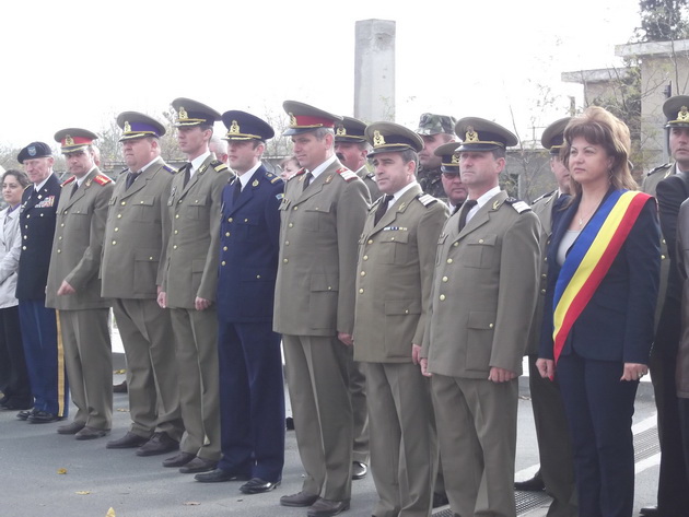 incredibila aventura traita de veteranul de razboi gheorghe dobroiu soldati americani prezenti la manifestarile