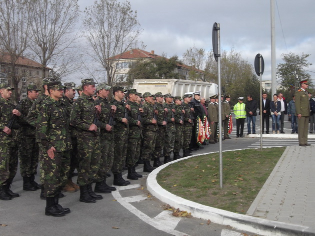 incredibila aventura traita de veteranul de razboi gheorghe dobroiu soldati americani prezenti la manifestarile