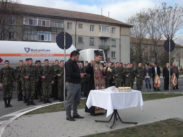 incredibila aventura traita de veteranul de razboi gheorghe dobroiu soldati americani prezenti la manifestarile