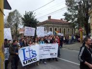 Studenţii şi elevii constănţeni au ieşit în stradă ( Vezi foto)  