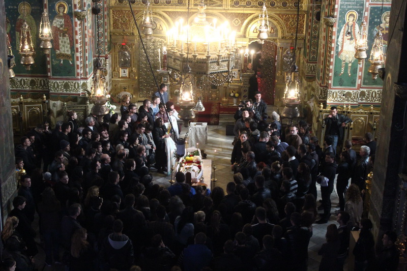fotoreportaj andreea rosu condusa pe ultimul drum de rude si prieteni 475917