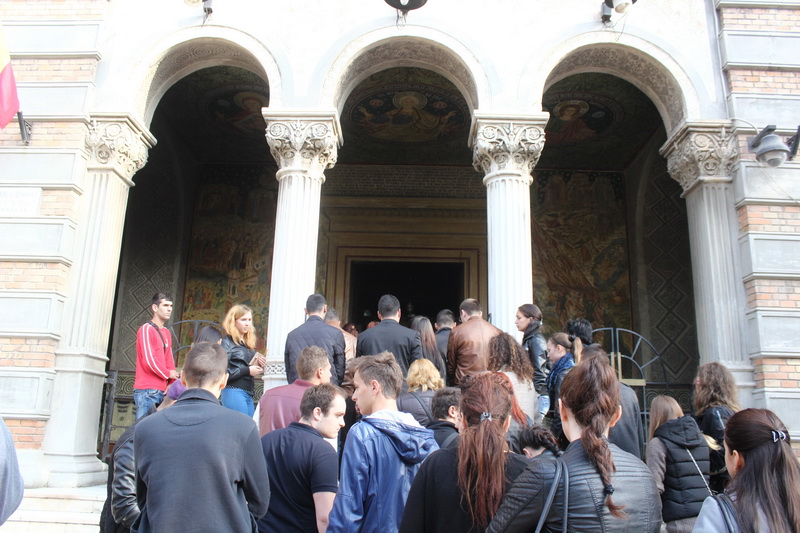 fotoreportaj andreea rosu condusa pe ultimul drum de rude si prieteni 475917