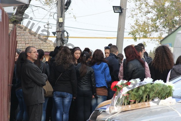 rauri de lacrimi andreea rosu ucisa intr un accident inmormantata in cimitirul municipal 475970