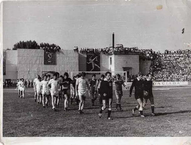refrene celebre la mustafa ia la mustafa faru constanta azi va castiga erau ani cand stadionul gemea