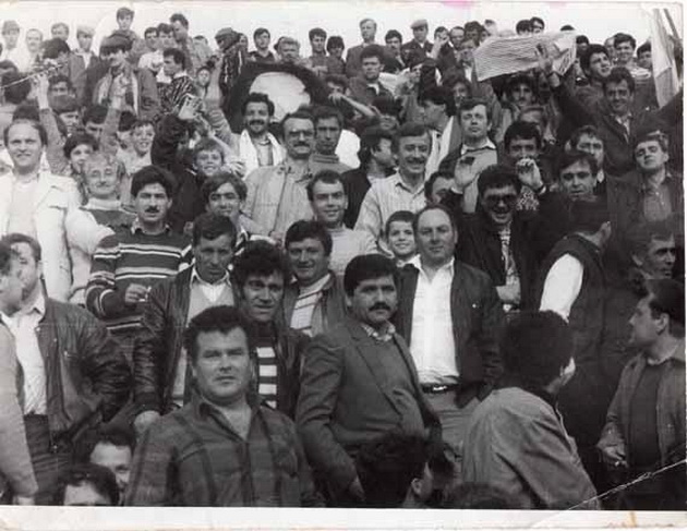 refrene celebre la mustafa ia la mustafa faru constanta azi va castiga erau ani cand stadionul gemea