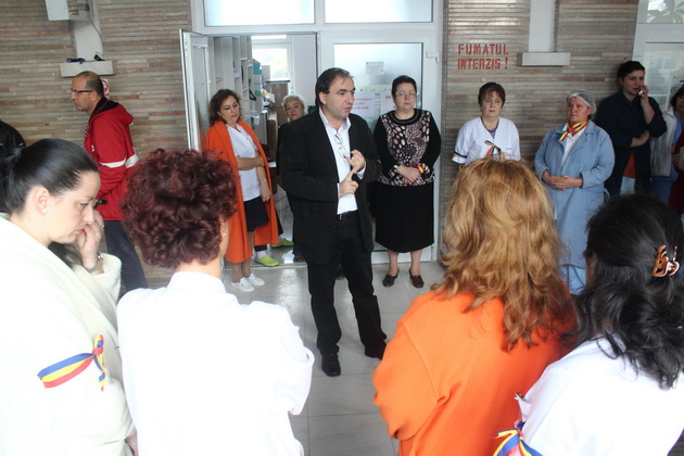 medic celebru alaturi de grevistii din spitalul judetean constanta galerie foto 477619