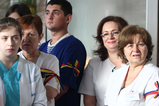 medic celebru alaturi de grevistii din spitalul judetean constanta galerie foto 477619