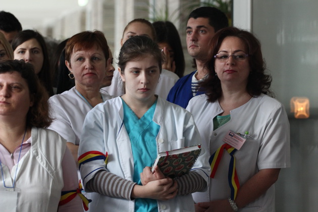 medic celebru alaturi de grevistii din spitalul judetean constanta galerie foto 477619