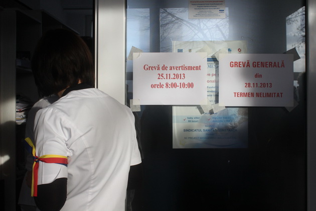 medic celebru alaturi de grevistii din spitalul judetean constanta galerie foto 477619