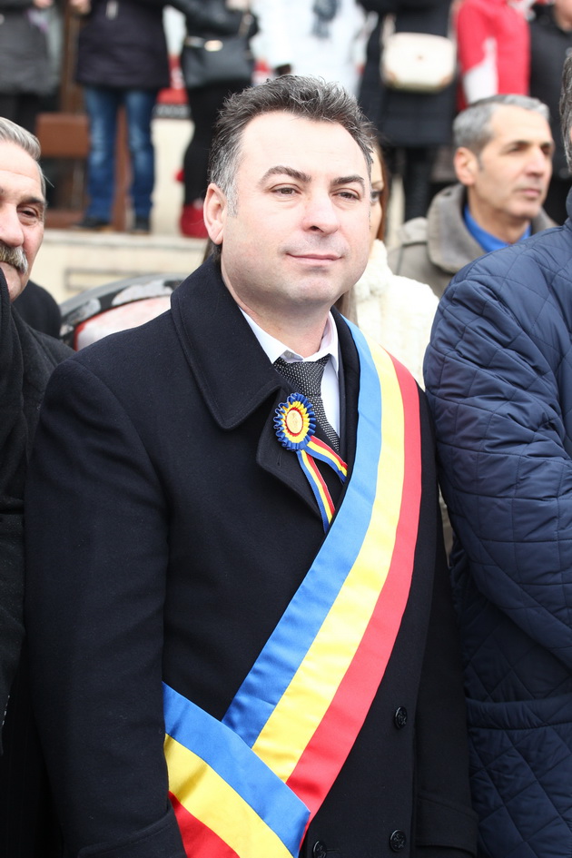 slujba te deum spectacol artistic si hora unirii nicolae matei navodari poate fi model pentru toate orasele