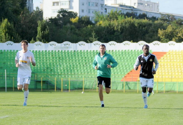 marinarii au intrat ieri in vacanta un fost coechipier al lui ianis zicu a venit la fc farul de la fc