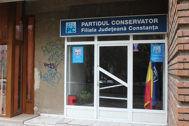 aspect de carciuma si geamuri sparte cum arata sediile partidelor din constanta intre decenta si nepasare
