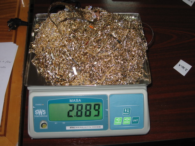 14 perchezitii in judetul constanta mascatii au descoperit un munte de bani dar si zeci de kilograme