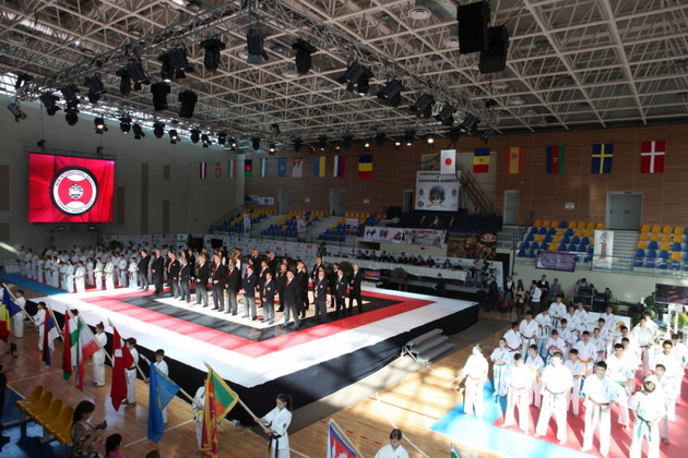 elev eminent campionul constantean a primit trei ani la rand cheia scolii tatal si a condus magistral