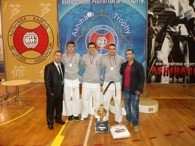 elev eminent campionul constantean a primit trei ani la rand cheia scolii tatal si a condus magistral