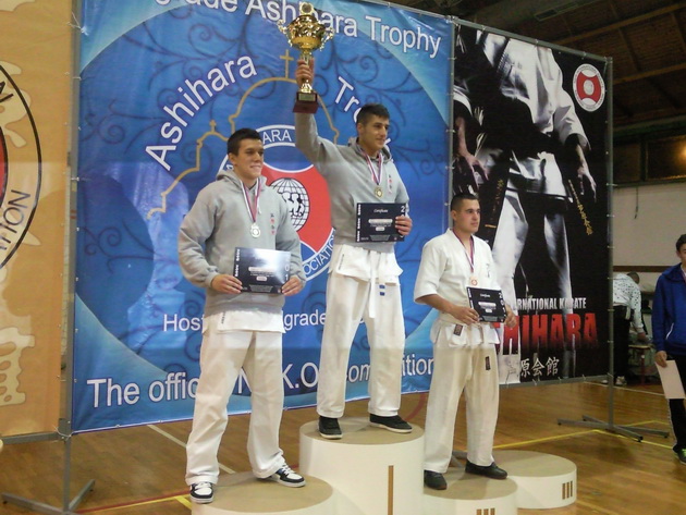 elev eminent campionul constantean a primit trei ani la rand cheia scolii tatal si a condus magistral
