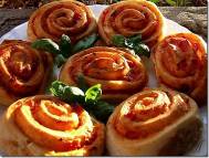 Reţete ideale pentru masa de Crăciun Rulouri cu Mozzarella